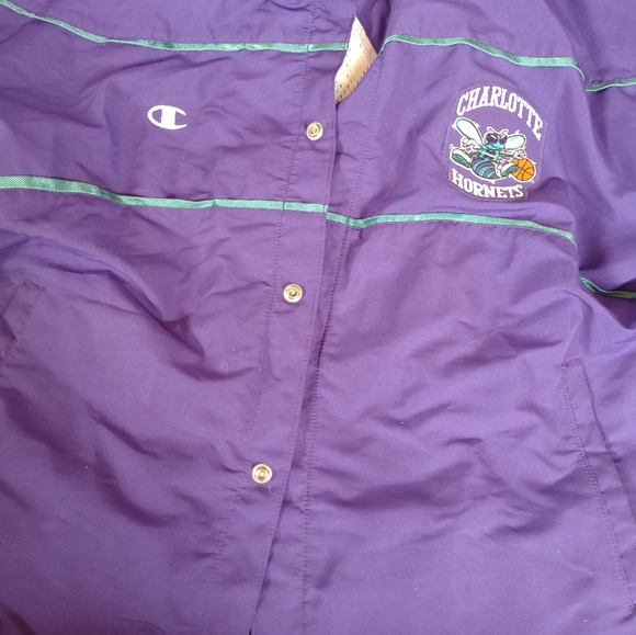 Old school Charlotte Hornets jacket - Picture 1 of 2